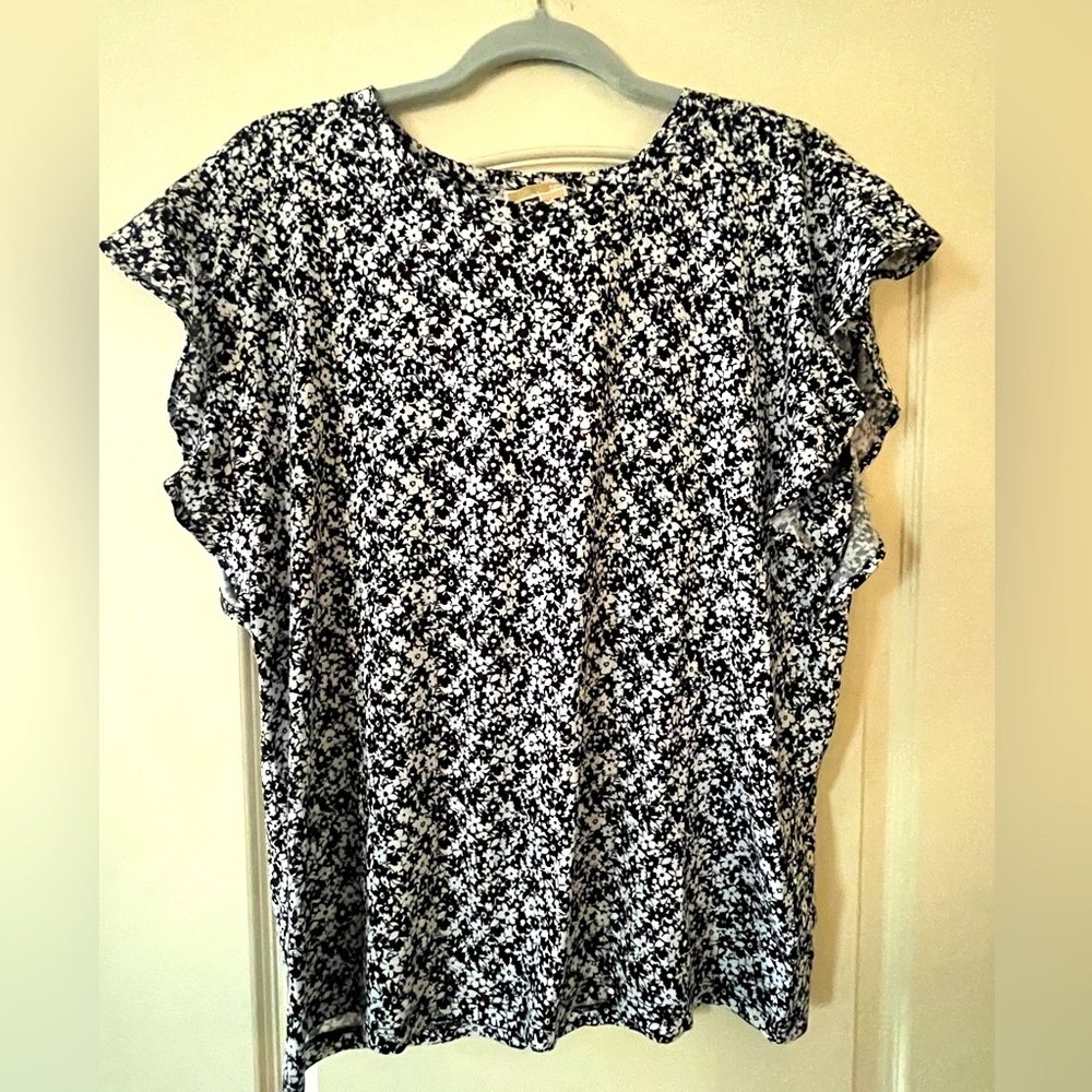 NEW! MICHAEL Michael Kors Floral Black and White Women's Blouse Size Medium - Picture 2 of 10
